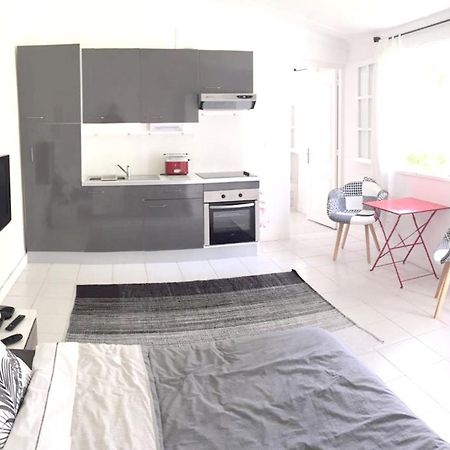 Studio Charmant Au Coeur De Boucan Canot 30 M² Avec Jardin Prive Saint-Paul Bagian luar foto