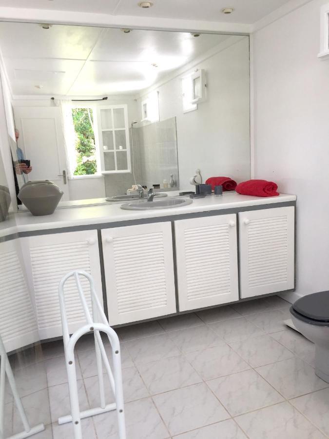 Studio Charmant Au Coeur De Boucan Canot 30 M² Avec Jardin Prive Saint-Paul Bagian luar foto