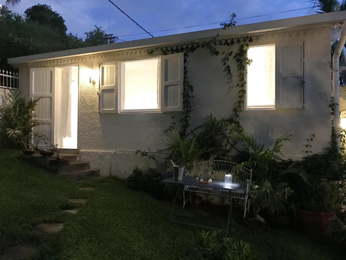 Studio Charmant Au Coeur De Boucan Canot 30 M² Avec Jardin Prive Saint-Paul Bagian luar foto
